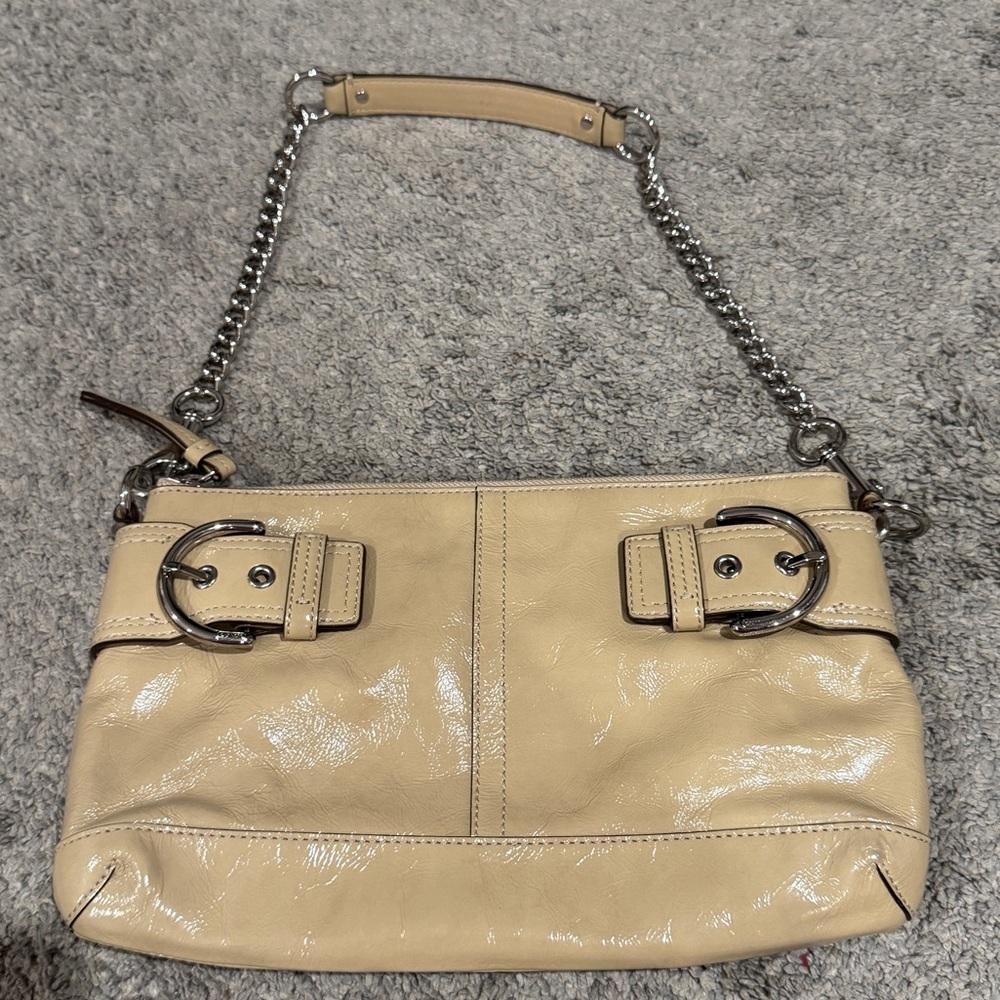 Elegant Tan Leather Shoulder Bag